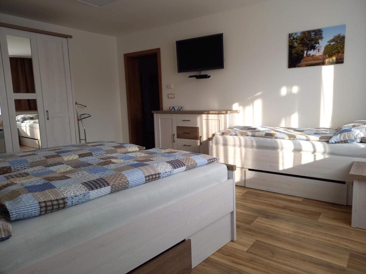 Apartmány 27 Němčičky Exterior foto